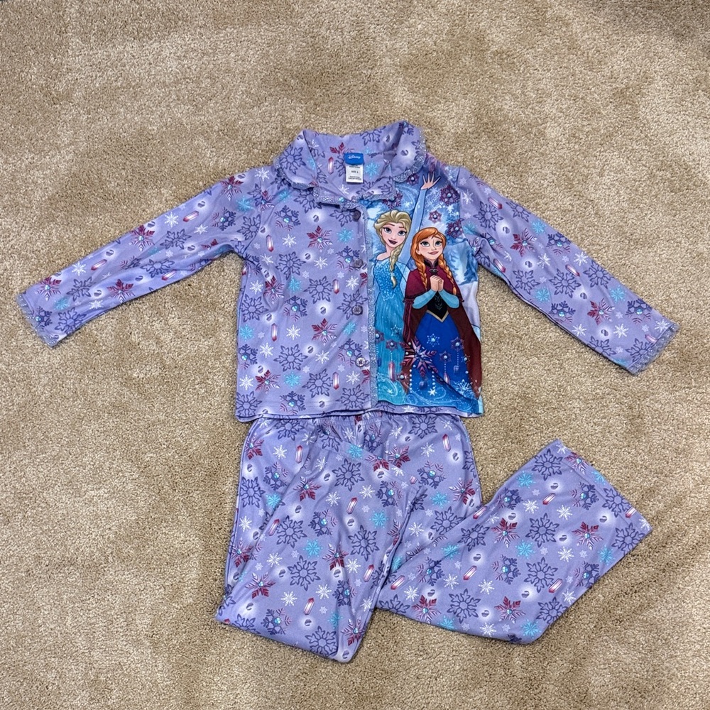 Frozen Kids Pajamas set. Purple. Hardly wore. Size 6. Collar with design. - Picture 3 of 15